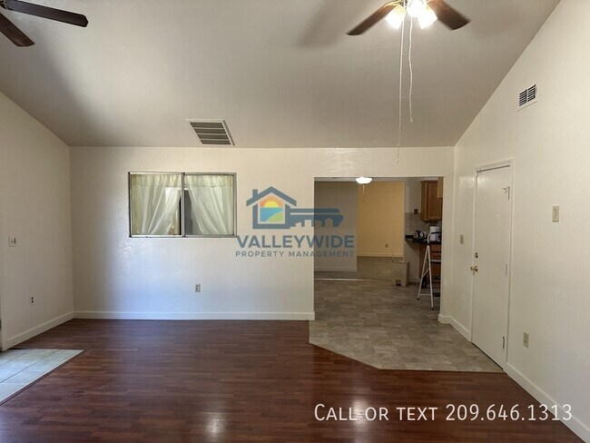Building Photo - 1321 Woodside Dr