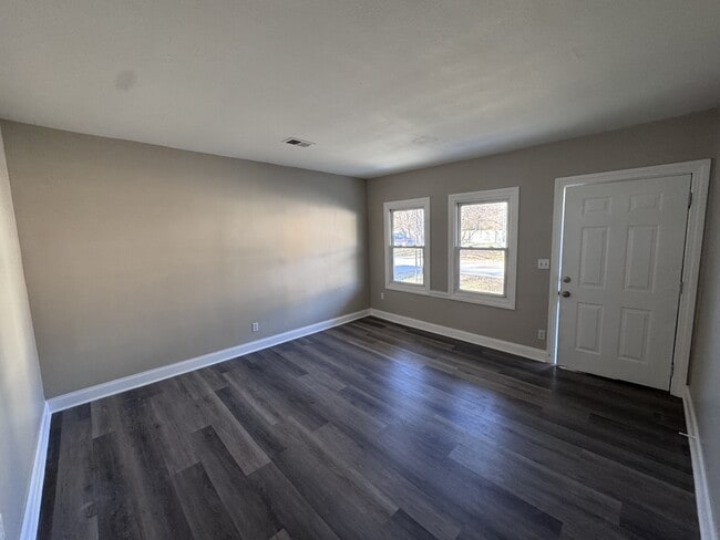 Building Photo - 1230 Vim Dr