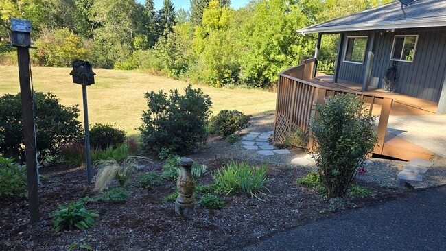 Building Photo - Beautiful 3 Bedroom Home on Acreage