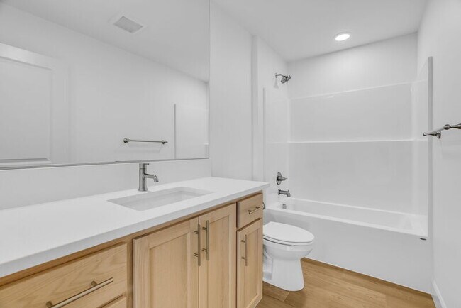 Building Photo - 2115 NW 17th Pl