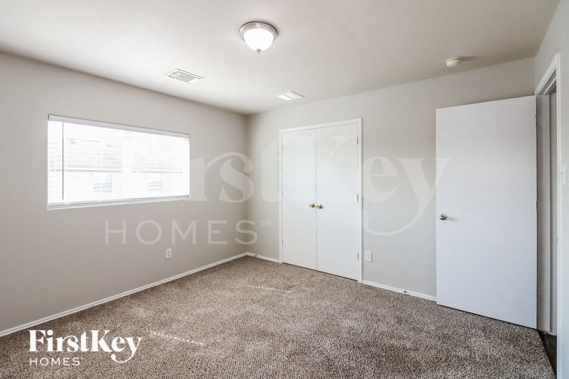 Building Photo - 602 Regal Hollow Ln