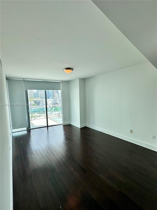 Building Photo - 350 S Miami Ave