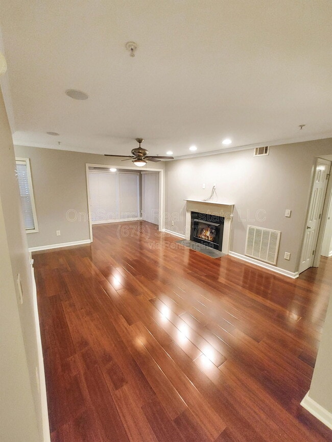 Building Photo - 401 Augusta Dr
