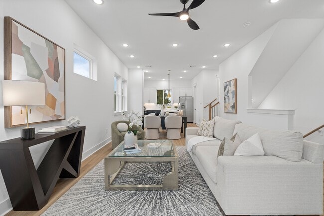 Building Photo - 717 Janisch Rd