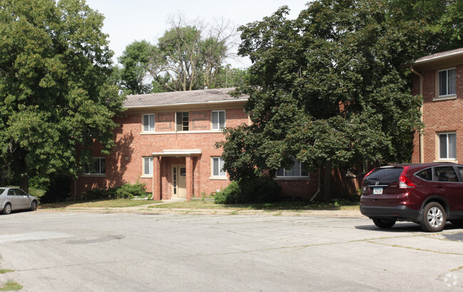 Building Photo - University Terrace Apartments