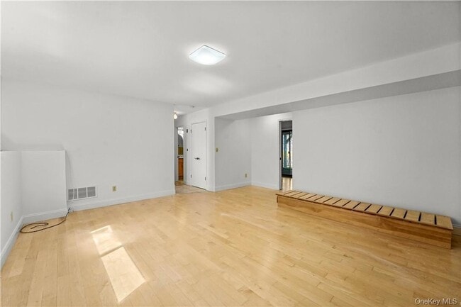 Building Photo - 6 Scarborough Cir