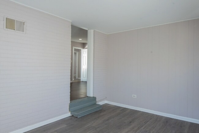 Building Photo - 209 N Dryden Pl