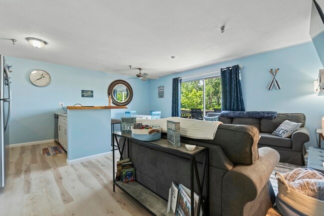 Building Photo - 131 Lake St