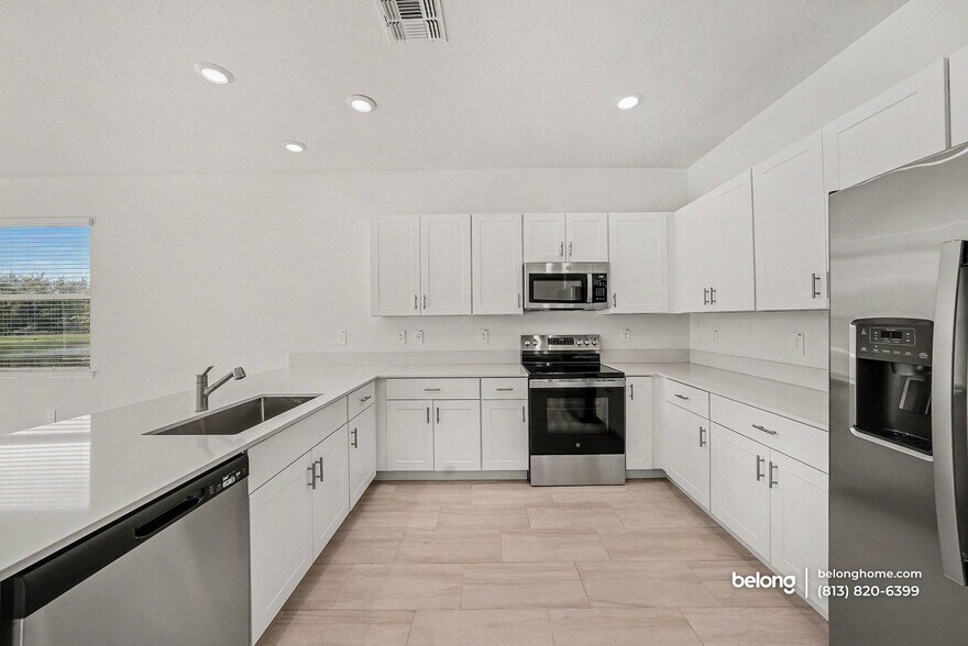 Building Photo - 18228 Pleasantview Blvd