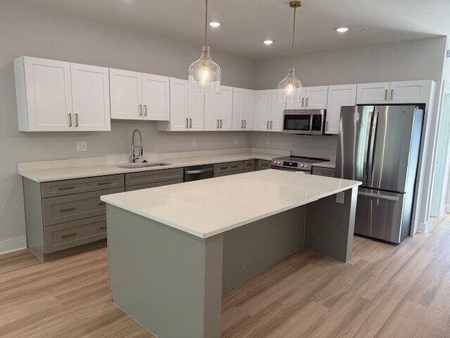 Building Photo - Linden Lane