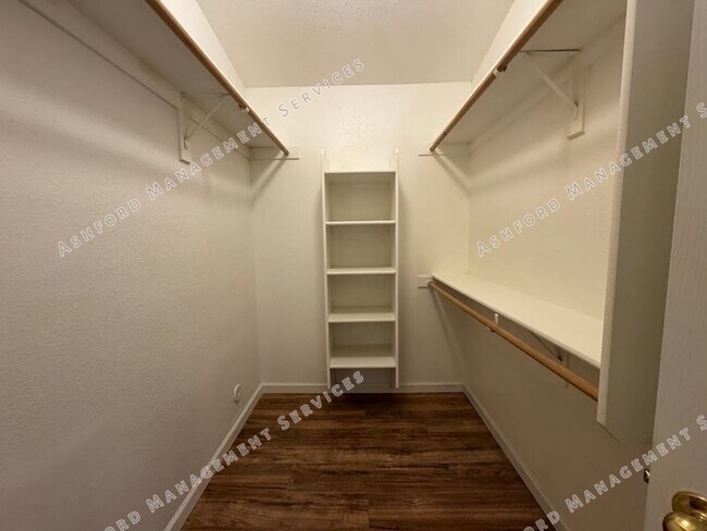 Building Photo - BEAUTIFUL 3 BEDROOM 2 BATHROOM HOME IN GOODYEAR