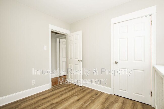 Building Photo - 3331 W Penn St