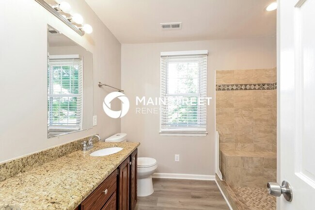 Building Photo - 3 Bedroom Pet-Friendly Home in WAKE FOREST...