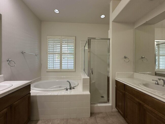 Building Photo - 13 Vista Mirage Way