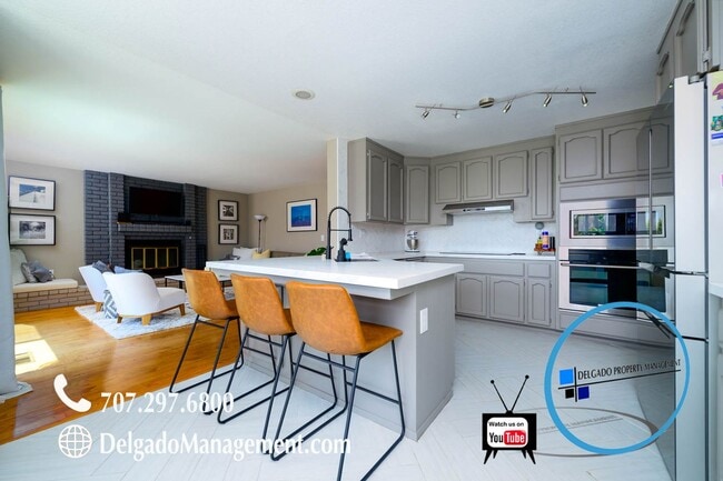 Building Photo - Gorgeous Glen Cove Property Available Soon!