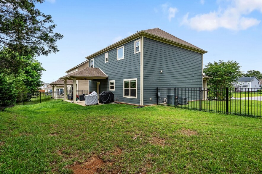 Building Photo - 1122 Cotillion Dr