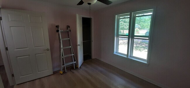 Building Photo - 1803 Greenwood Cove