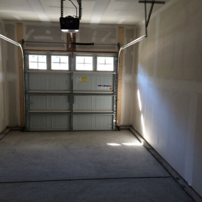 Building Photo - 111 Tuftin Dr