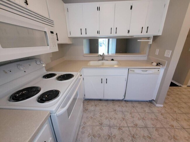 Building Photo - 2917 Wainwright Ct