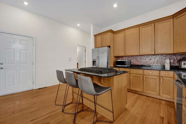 Building Photo - 1615 N Campbell Ave
