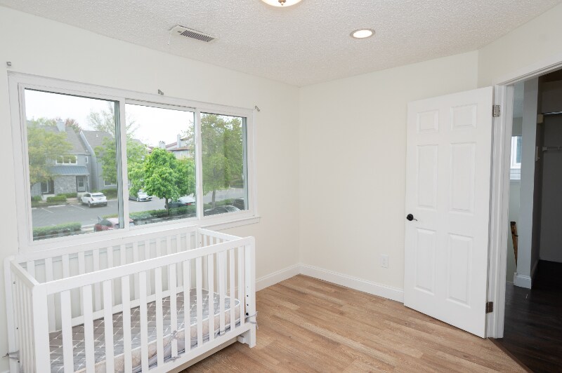 Building Photo - 526 Chanticleer