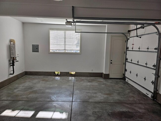 Building Photo - 919 Fremont Pl