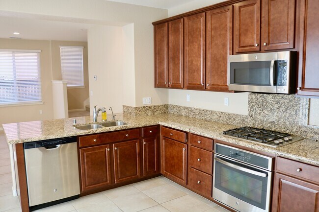 Building Photo - Beautiful home in Brentwood with SOLAR!