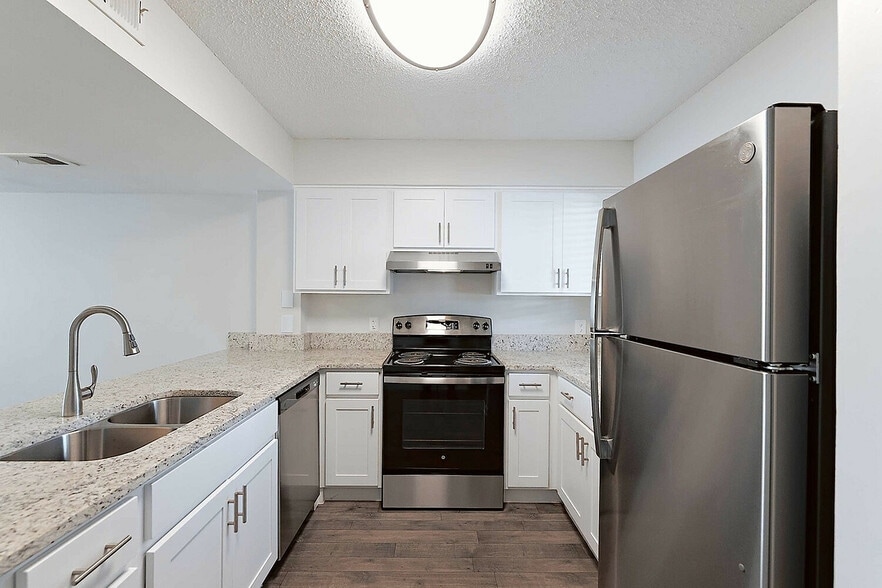 220-1301_5658_Web_Final - Topaz Village