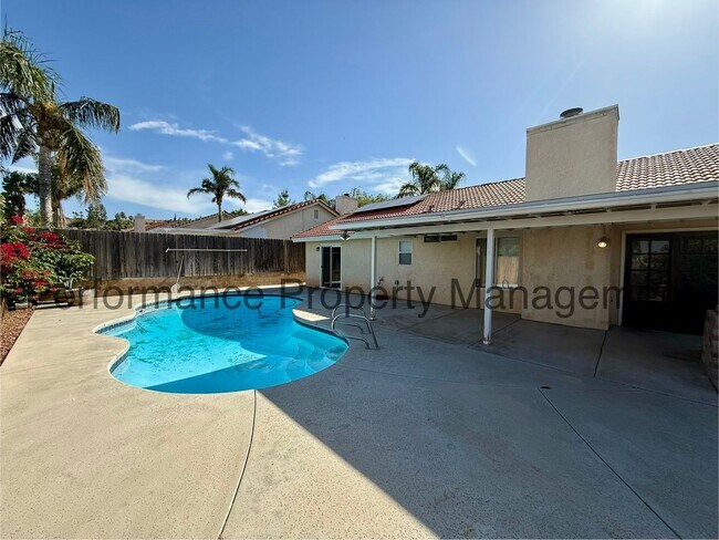 Building Photo - Updated 3 Bed/2 Bath Taft Home w/ Pool, Solar & $0 Deposit Option