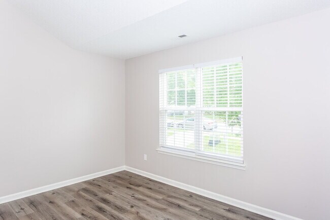 Building Photo - 922 Grassy Patch Ln