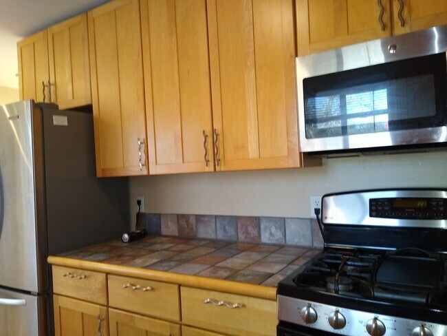 Building Photo - Stunning Ranch Home - Amazing Location - Backs up to Cherry Creek Trail