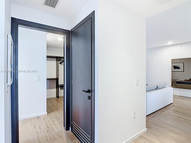 Building Photo - 398 NE 5th St