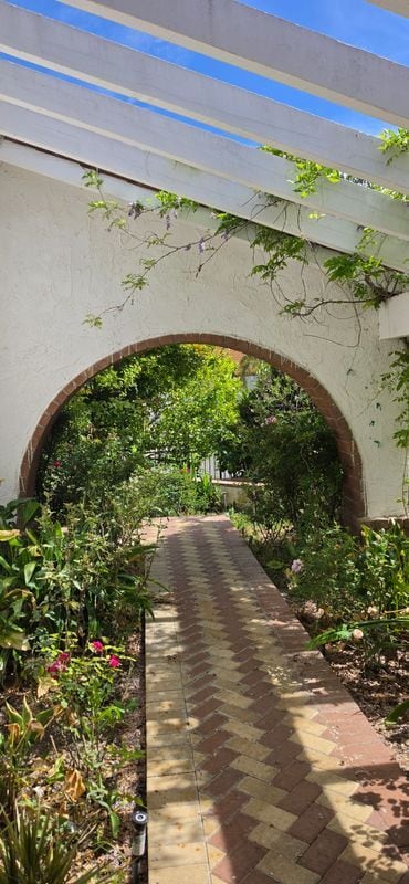 Building Photo - 28915 Hollow Brook Ave