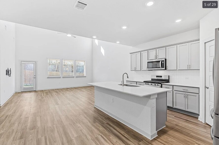 Building Photo - 14004 Lubeck Dr