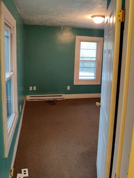 Bedroom - 608 State St