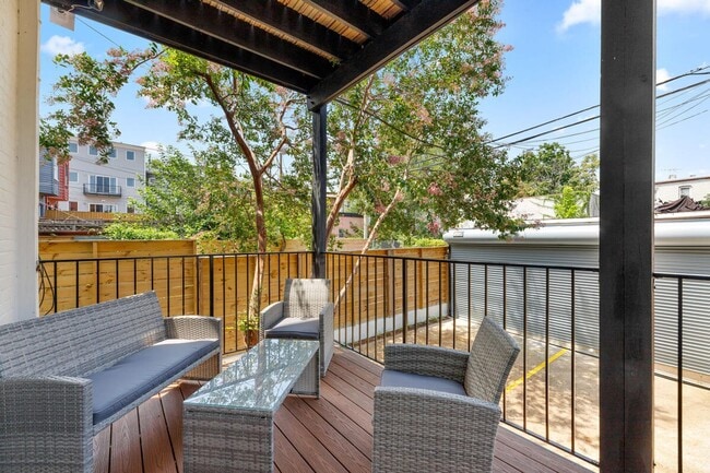 Building Photo - 1017 Euclid St NW