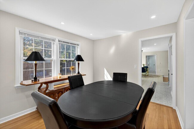 Building Photo - 8081 Kittery Ave