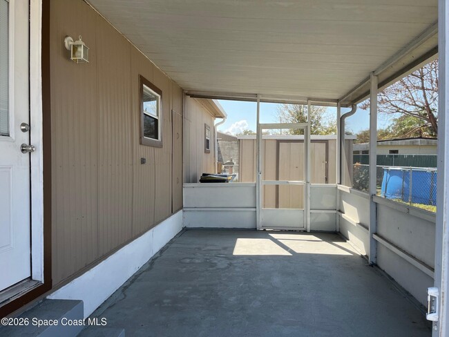 Building Photo - 2540 Chatham Way NE