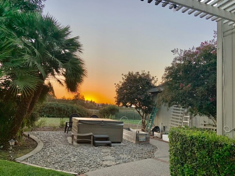 Building Photo - 1610 Chris Ln