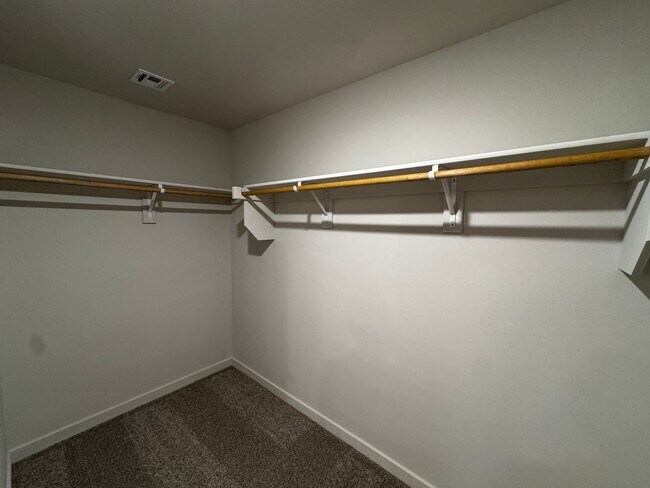 Building Photo - BRAND NEW 4 Bedroom 2 Bathroom home in Pie...