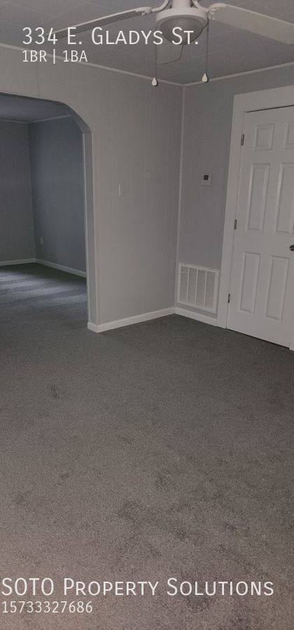 Building Photo - Studio Apartment Pet-Friendly