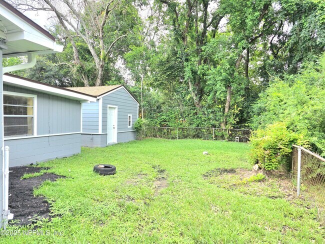 Building Photo - 4951 Dallen Lea Dr