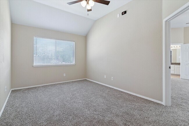 Building Photo - Spacious 3 Bedroom, 2 Bath on a Corner Lot