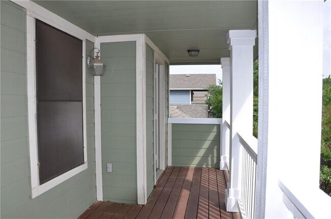 Building Photo - 1501 Big Thicket Dr