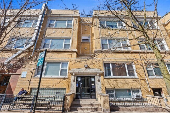 Building Photo - 442 W Arlington Pl