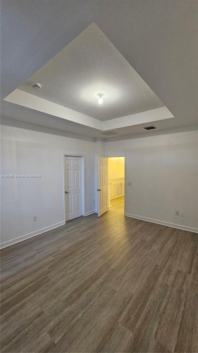 Building Photo - 8785 NW 116th Ct