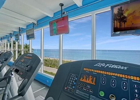 Building Photo - 5401 Collins Ave