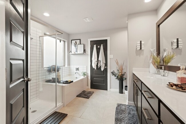 Building Photo - 1511 Maple Rdg Dr