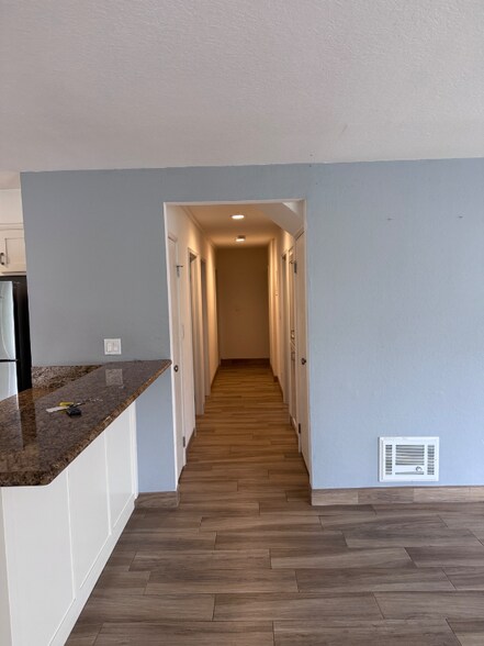 Building Photo - 4611 Park Dr