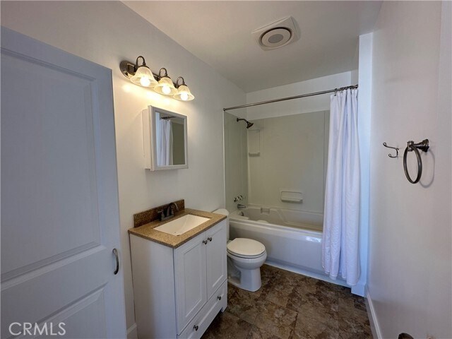 Building Photo - 4587 W 142nd St